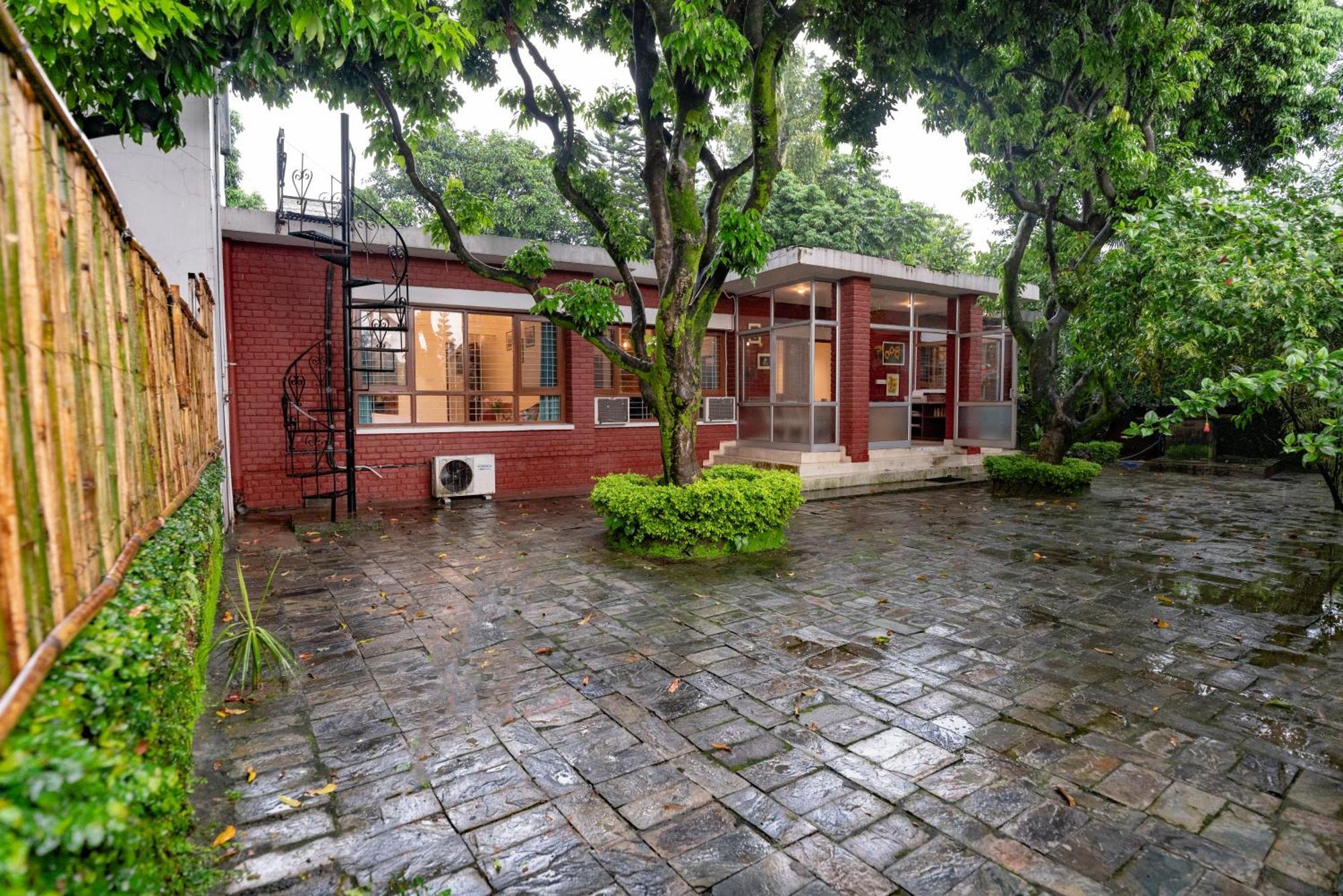 Saffronstays Doon Garden Villa - Near Doon School And Mall Road Дехрадун Екстериор снимка
