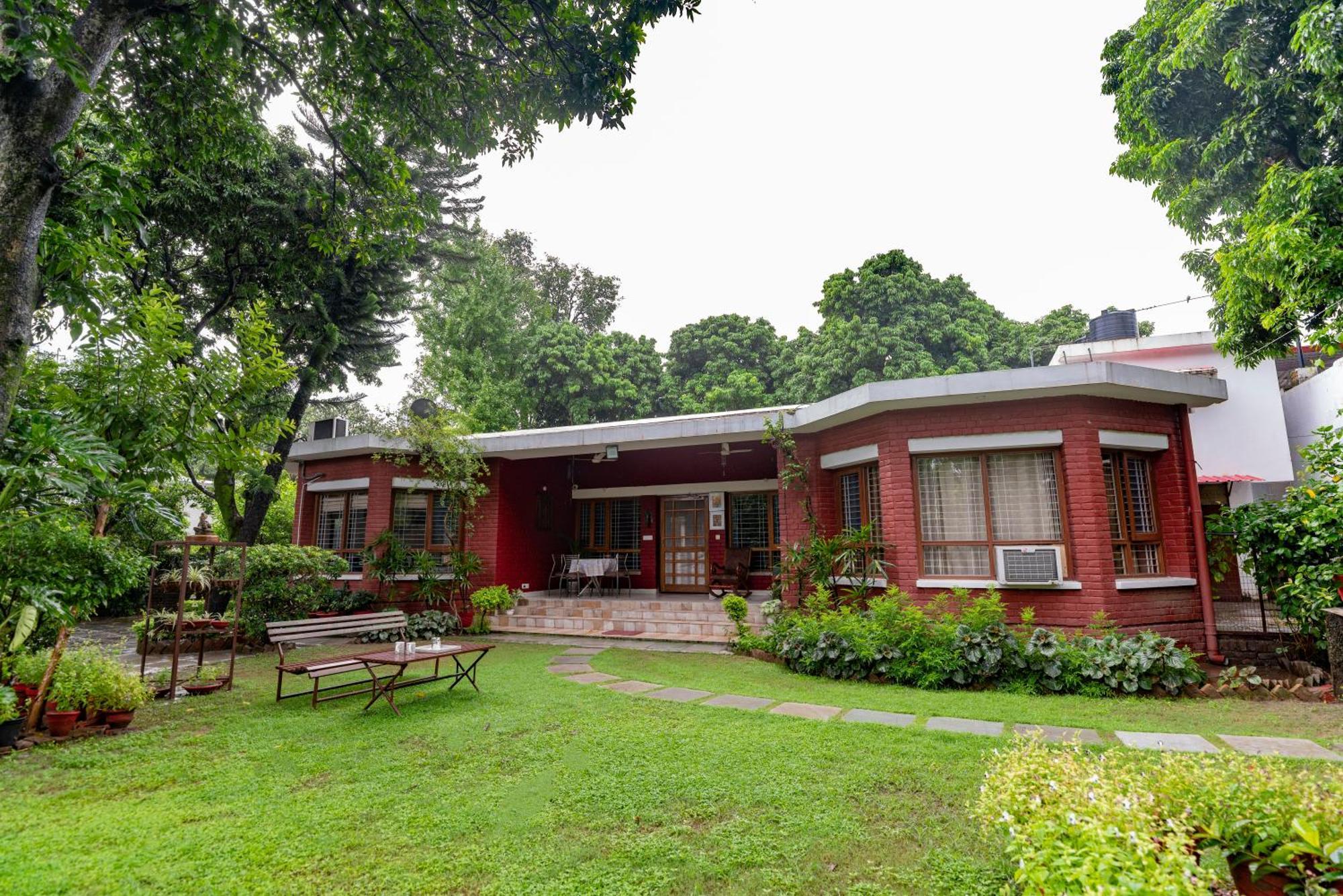 Saffronstays Doon Garden Villa - Near Doon School And Mall Road Дехрадун Екстериор снимка